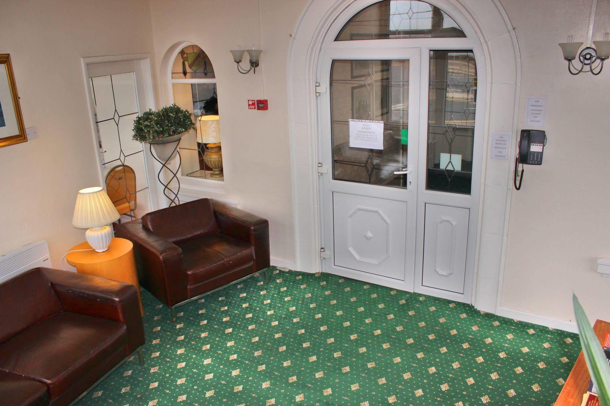 The Colwyn Hotel - Near Pleasure Beach بلاكبول المظهر الخارجي الصورة